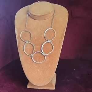 Vintage Twisted Silver Interlocking Silver Tone Circle Necklace 💫
